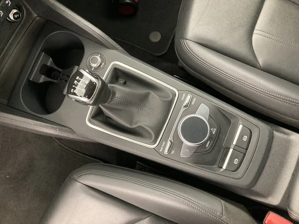 AUDI Q2 (2023) — foto 24 van 36
