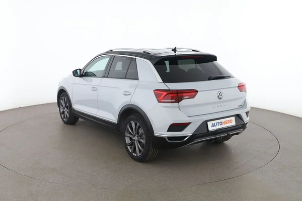 Volkswagen T-Roc (2018) — foto 10 van 16