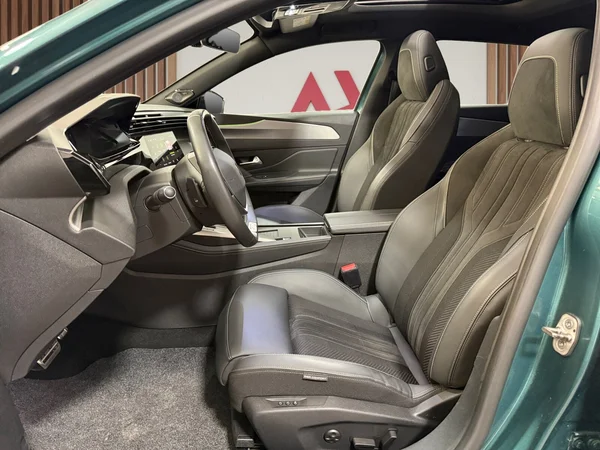 Peugeot 308 (2022) — foto 3 van 29