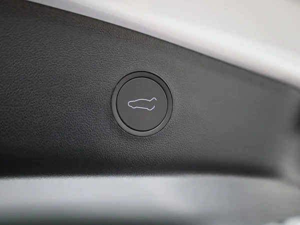 Tesla Model 3 (2023) — foto 7 van 42