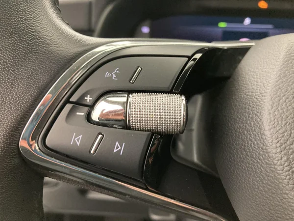 SKODA Kamiq (2024) — foto 3 van 36
