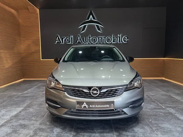 Opel Astra (2021) — foto 12 van 23