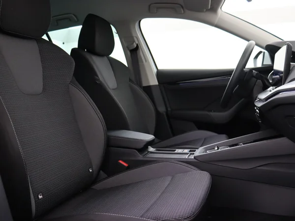 SKODA Octavia Combi (2024) — foto 18 van 18