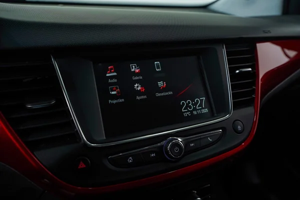 Opel Crossland (2022) — foto 19 van 97
