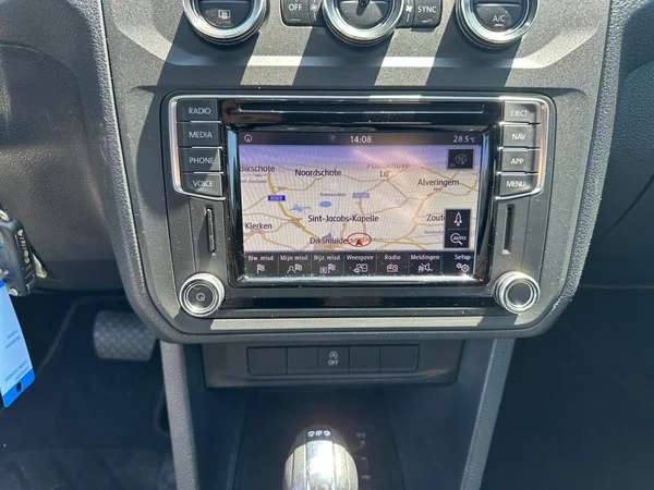 VOLKSWAGEN Caddy Maxi (2020) — foto 4 van 21