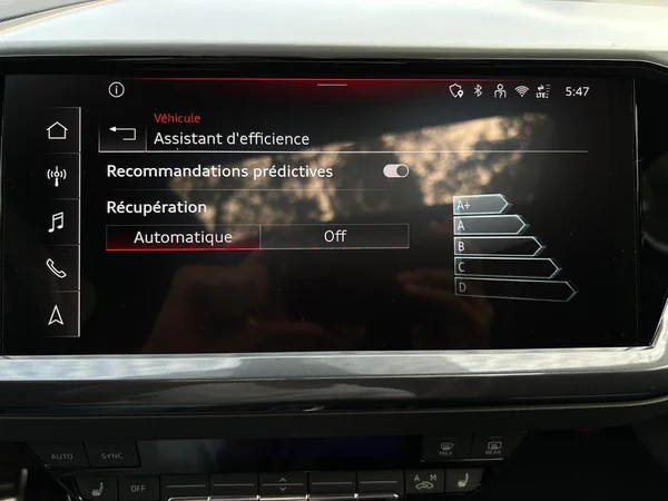AUDI Q4 e-tron (2025) — foto 18 van 27