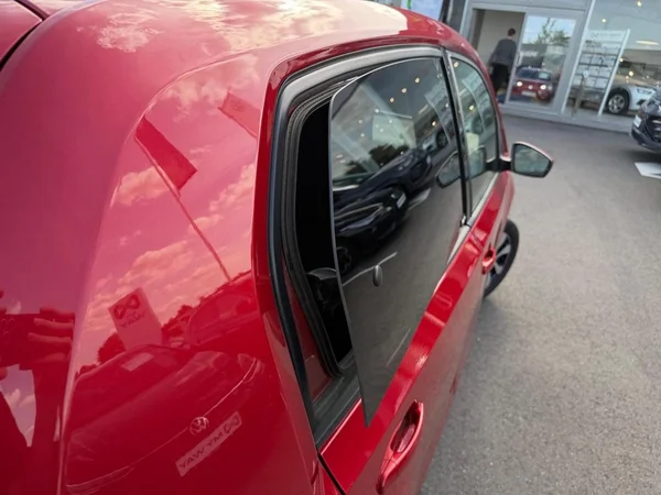 VOLKSWAGEN Up! (2023) — foto 11 van 24