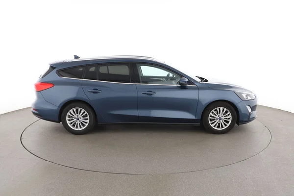 Ford Focus (2021) — foto 13 van 16