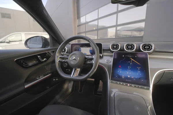 Mercedes-Benz C-Klasse (2024) — foto 10 van 34