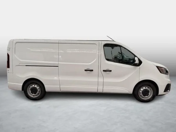 Renault Trafic (2024) — foto 10 van 15