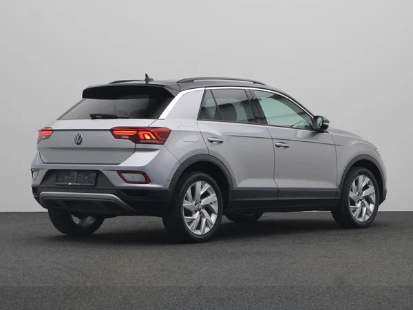 VOLKSWAGEN T-Roc (2022) — foto 12 van 19
