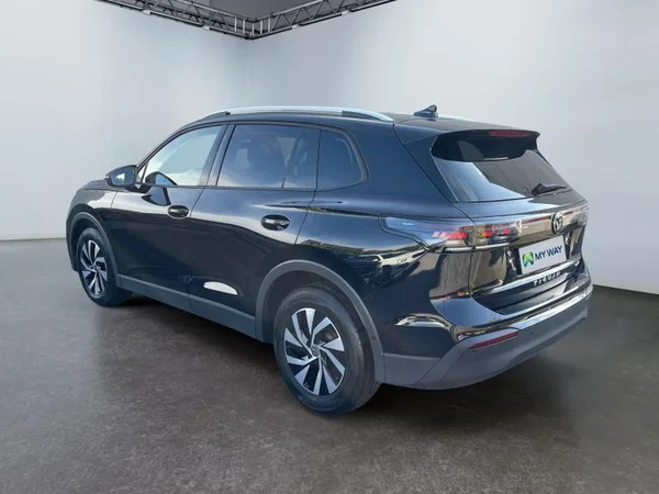 VOLKSWAGEN Tiguan (2024) — foto 25 van 29
