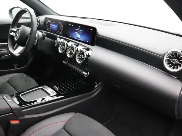 Mercedes-Benz A-Klasse (2025) — foto 17 van 27