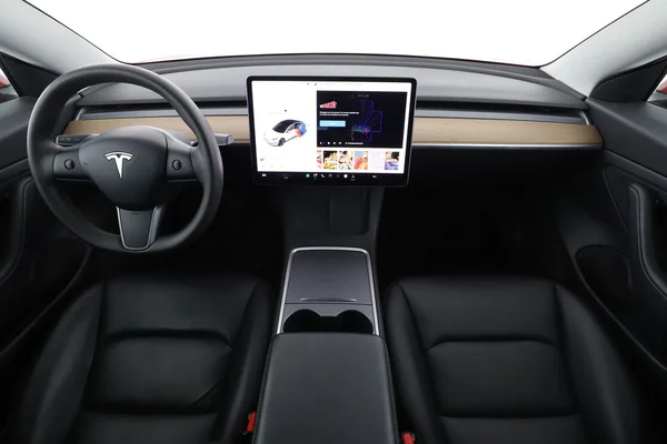 Tesla Model (2021) — foto 3 van 16
