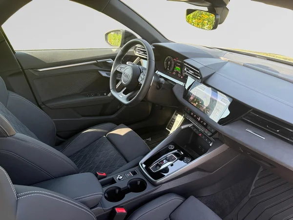 AUDI A3 Sportback PHEV (2025) — foto 15 van 19