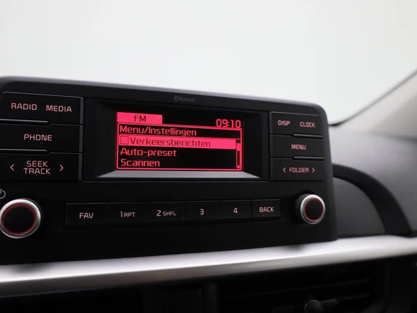Kia Picanto (2023) — foto 8 van 34