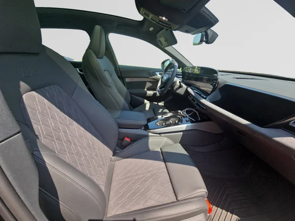 AUDI A5 Avant e-hybrid (PHEV) (2025) — foto 2 van 24