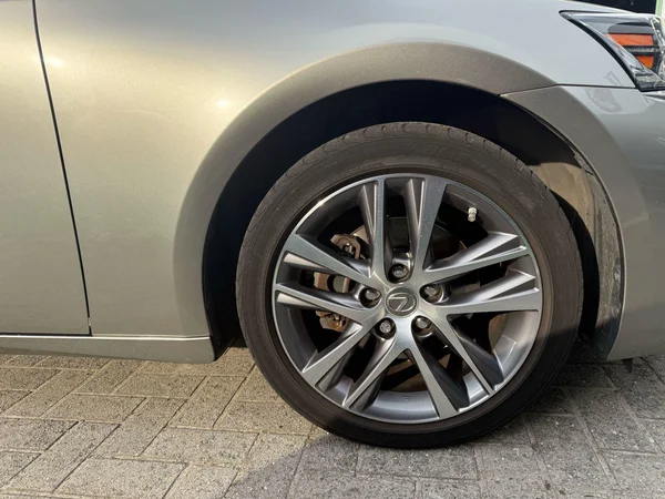 Lexus IS (2019) — foto 5 van 9