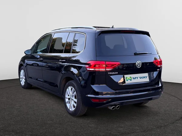 VOLKSWAGEN Touran (2018) — foto 18 van 24