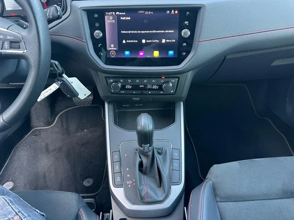 SEAT Arona (2021) — foto 3 van 24