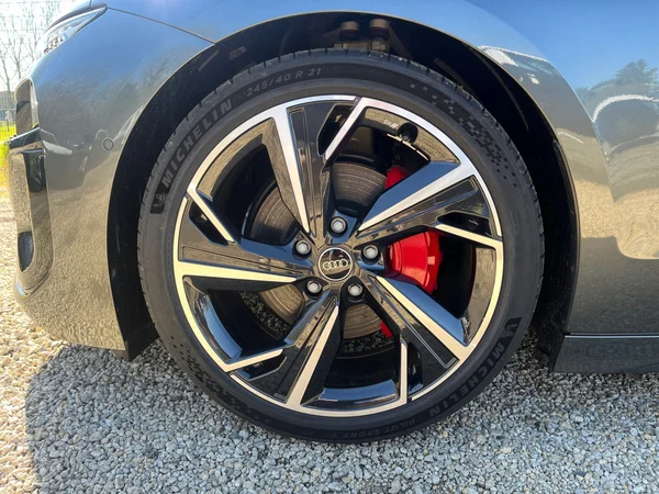 AUDI A6 Sportback e-tron (2026) — foto 16 van 24