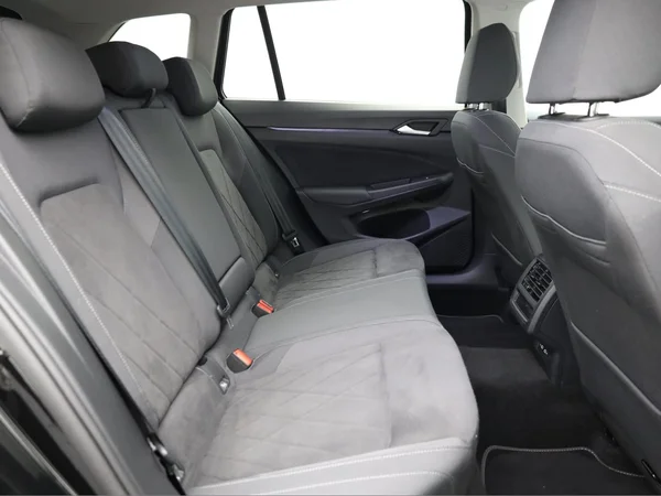 VOLKSWAGEN Golf VIII SW (2024) — foto 9 van 21