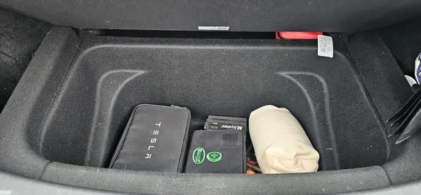 Tesla Model Y (2023) — foto 44 van 52
