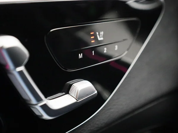 Mercedes-Benz GLC (2025) — foto 22 van 52