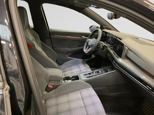 VOLKSWAGEN Golf VIII GTI (2021) — foto 8 van 24