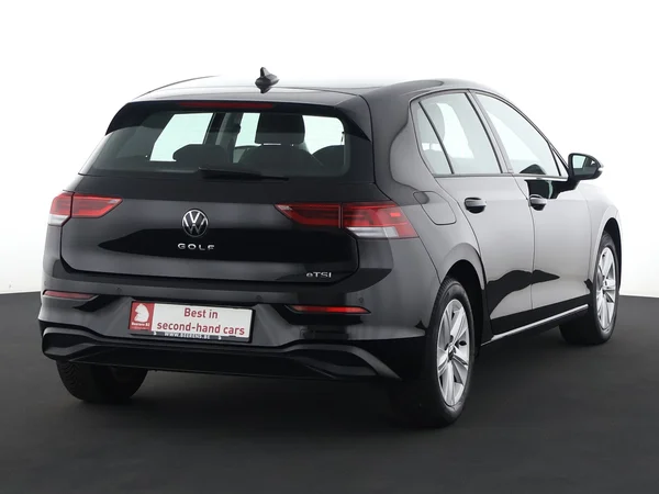 VOLKSWAGEN Golf (2024) — foto 22 van 28