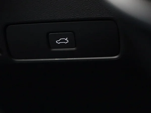 Volvo XC40 (2023) — foto 18 van 40