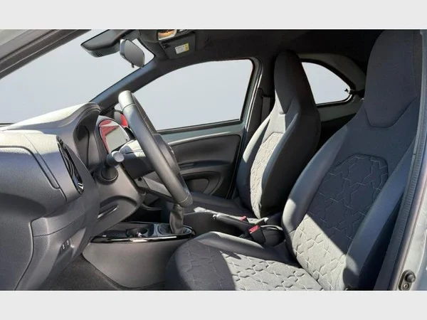 Toyota AYGO X (2025) — foto 3 van 26