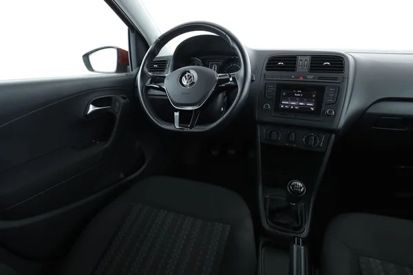 Volkswagen Polo (2015) — foto 4 van 16