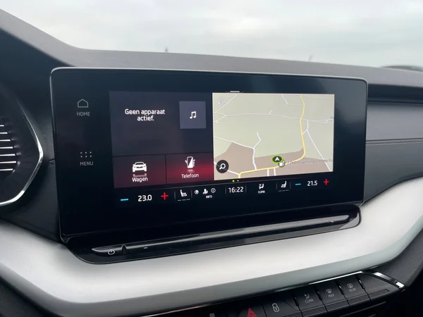 SKODA Octavia Combi (2024) — foto 19 van 24