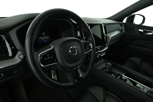 Volvo XC60 (2022) — foto 2 van 16