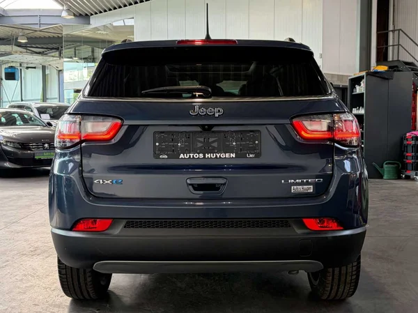 Jeep Compass (2022) — foto 16 van 21