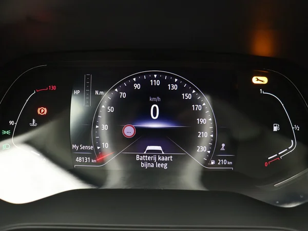 RENAULT Captur (2022) — foto 2 van 16