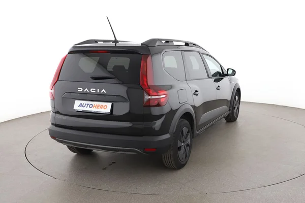 Dacia Jogger (2025) — foto 12 van 16