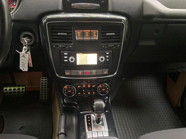 Mercedes-Benz G-Klasse (2017) — foto 11 van 13