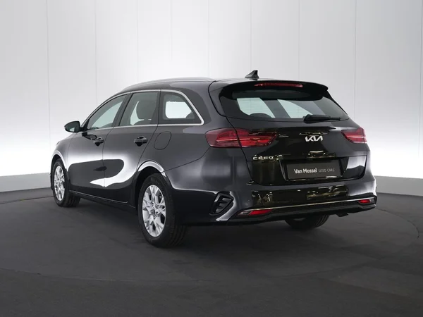 Kia cee'd (2024) — foto 12 van 22