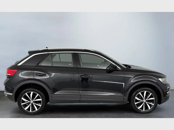 Volkswagen T-Roc (2019) — foto 23 van 32