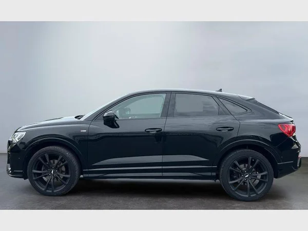 Audi Q3 Sportback (2020) — foto 27 van 29