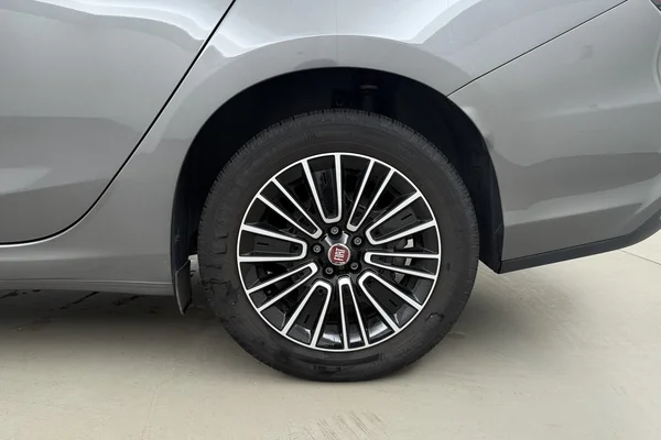 Fiat Tipo SW Cross (2023) — foto 13 van 16