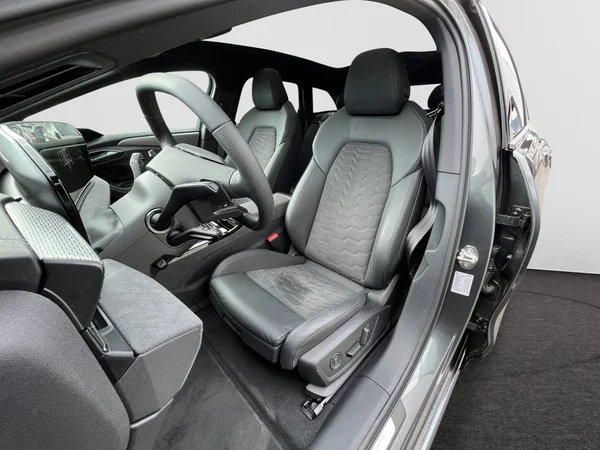 AUDI A6 Avant e-tron (2025) — foto 17 van 24