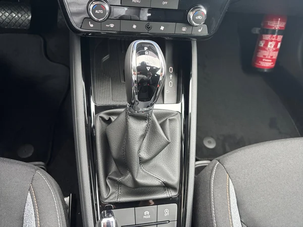SKODA Kamiq (2024) — foto 6 van 24
