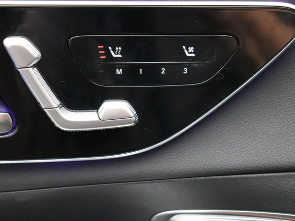 Mercedes-Benz GLC (2024) — foto 36 van 36