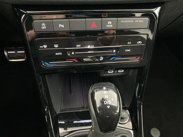 VOLKSWAGEN T-Cross (2025) — foto 17 van 36