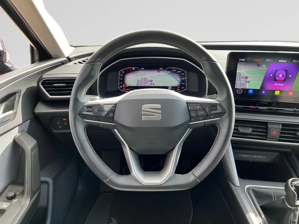 SEAT Leon ST (2024) — foto 2 van 21