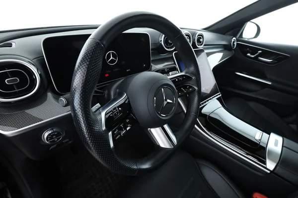 Mercedes-Benz C-Klasse (2024) — foto 2 van 16