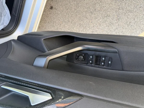 VOLKSWAGEN Polo (2022) — foto 13 van 20